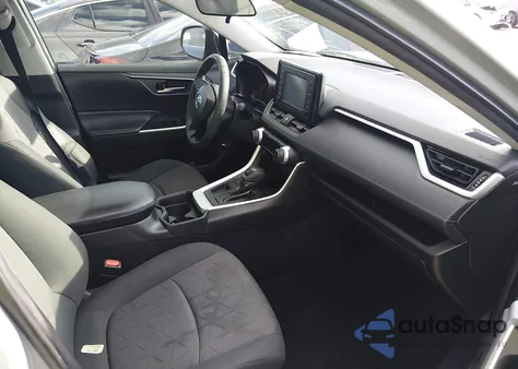 2019 Toyota Rav4 Xle z USA, uszkodzony, nr VIN 2T3W1RFV0KW052550